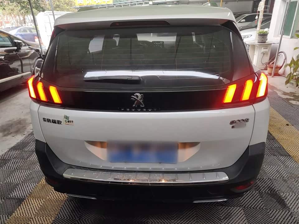 Peugeot 5008