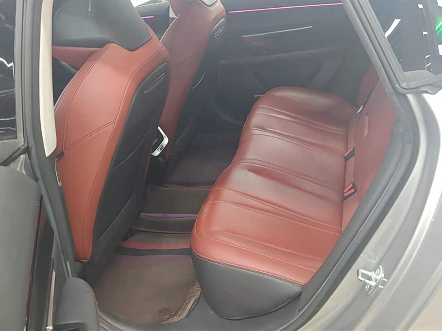 XPENG P7