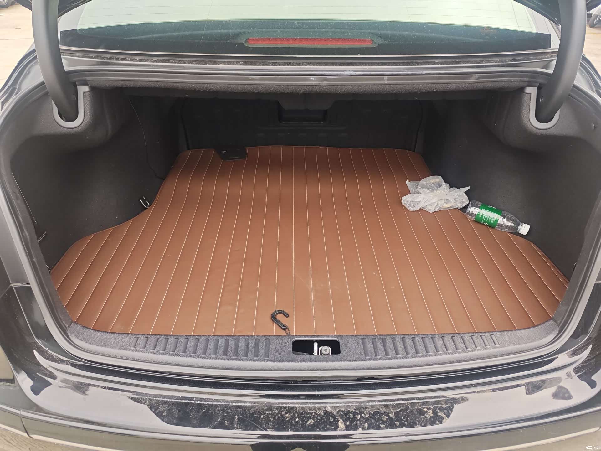Hyundai BH330, 2011 19