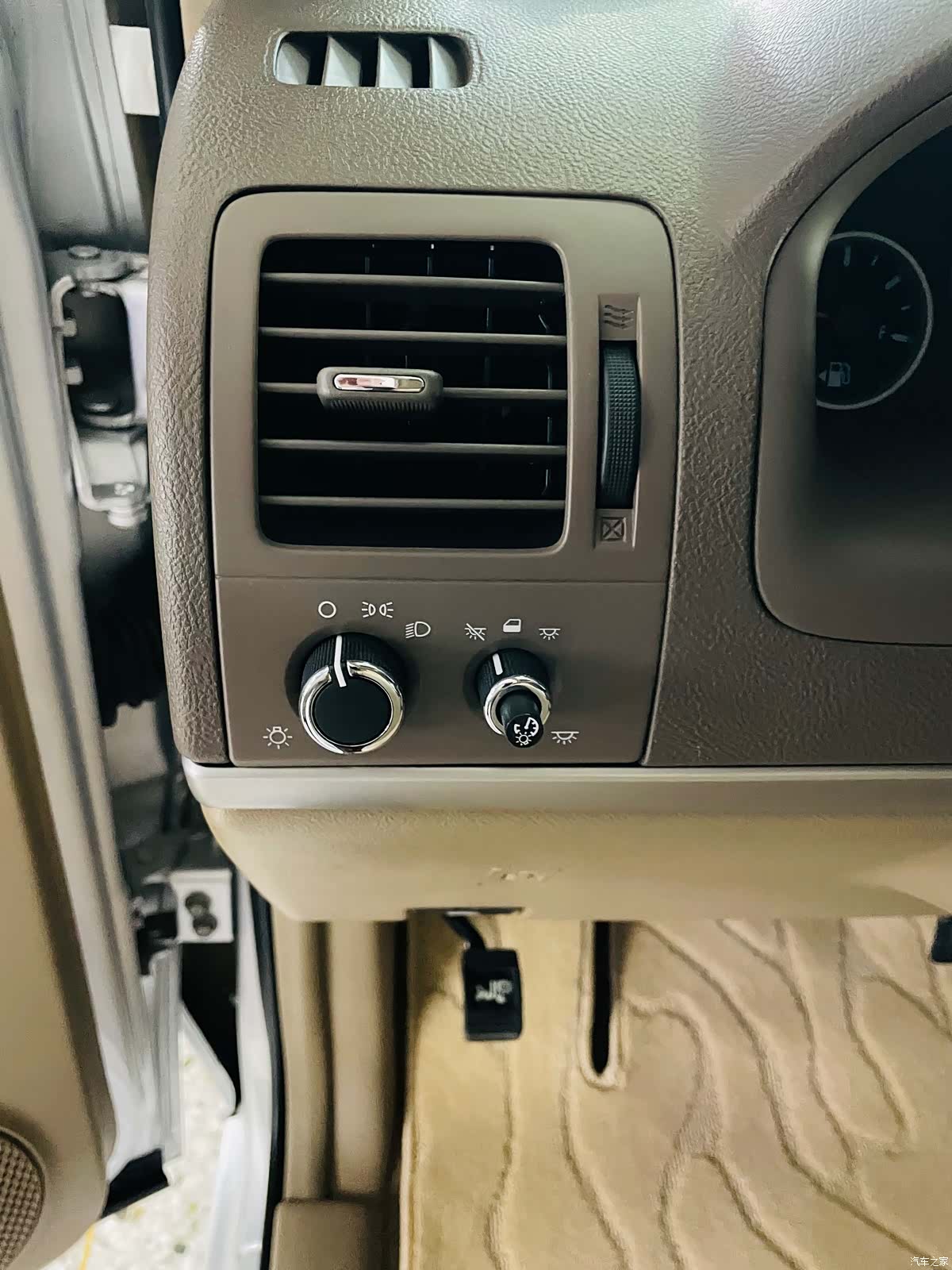 Buick GL8, 2013 13