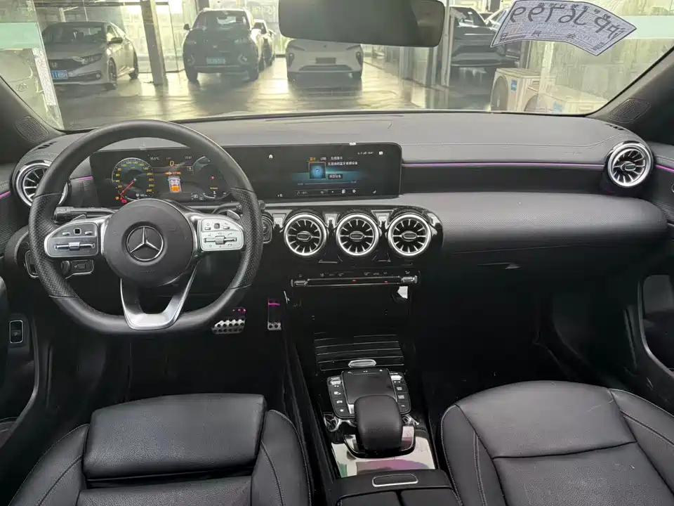 Mercedes-Benz CLA