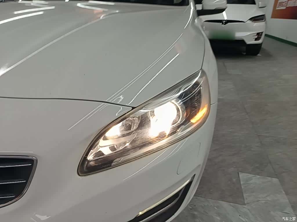 Volvo S60, 2014 24