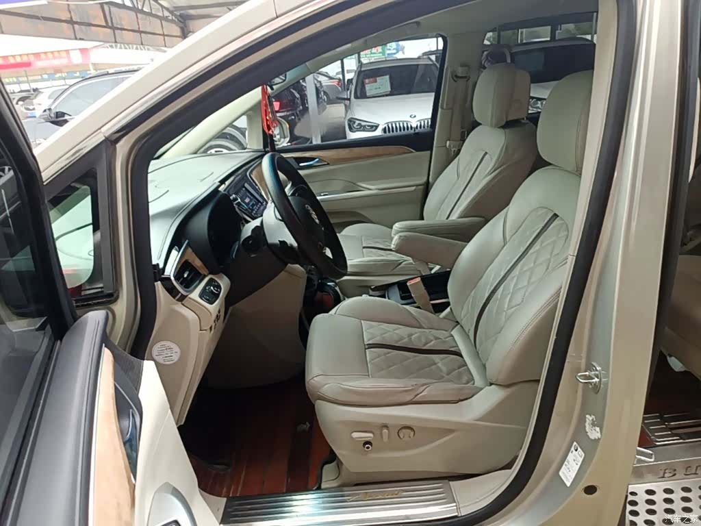 Buick GL8, 2019 15