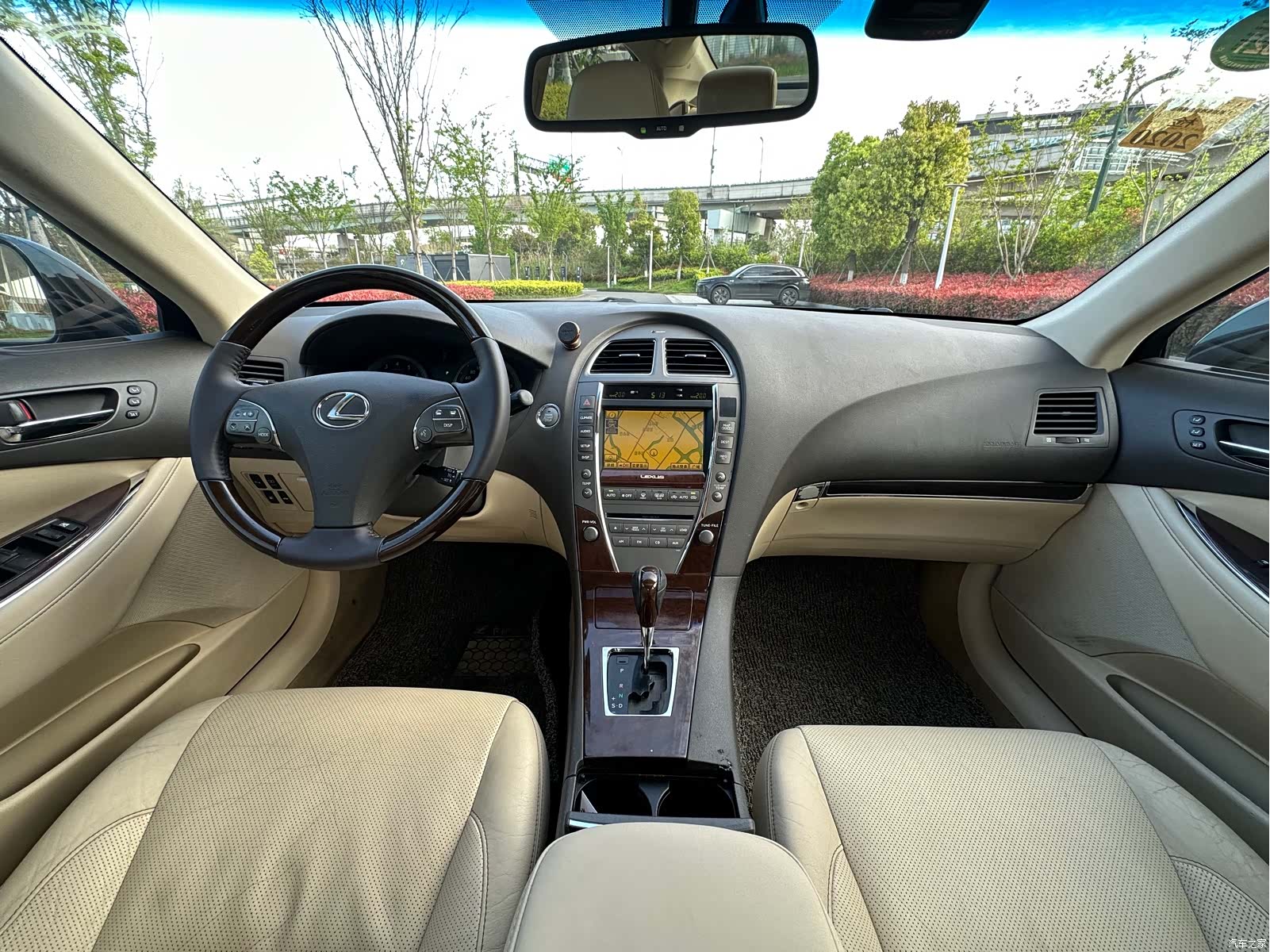 Lexus ES, 2011 8