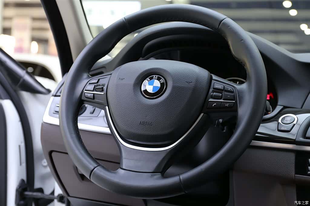BMW 5 Series, 2017 11