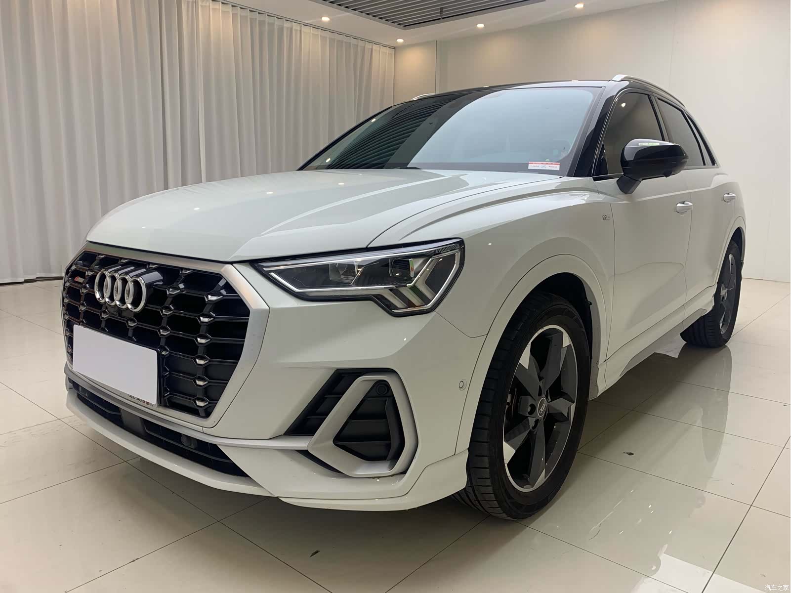 Audi Q3, 2023 1