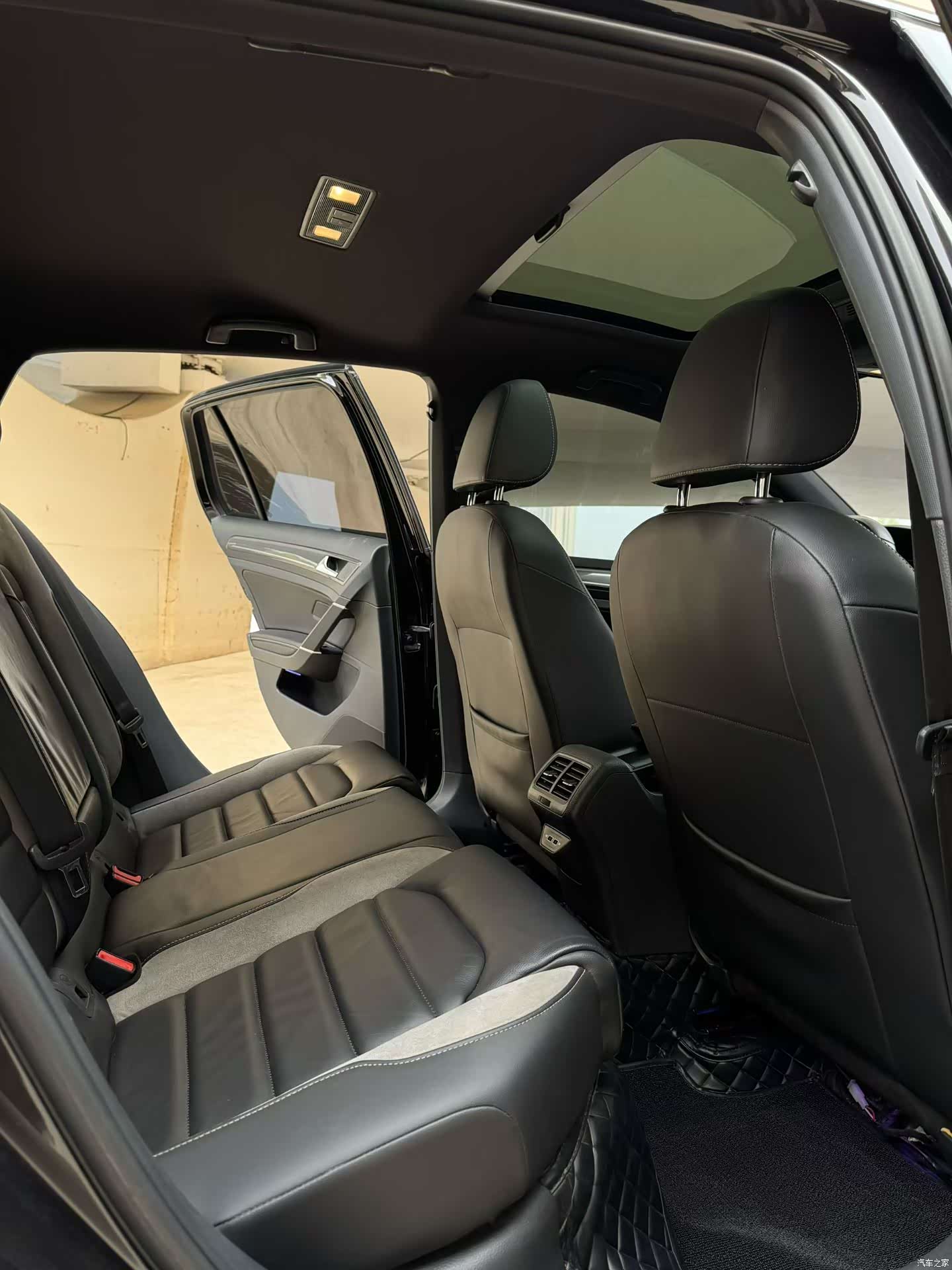 Volkswagen Golf, 2020 все фото