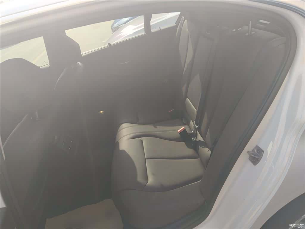 BMW 3 Series, 2018 17