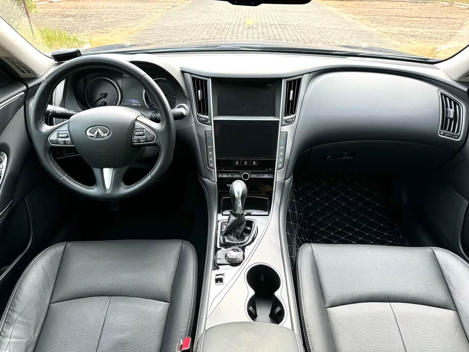 Infiniti Q50L