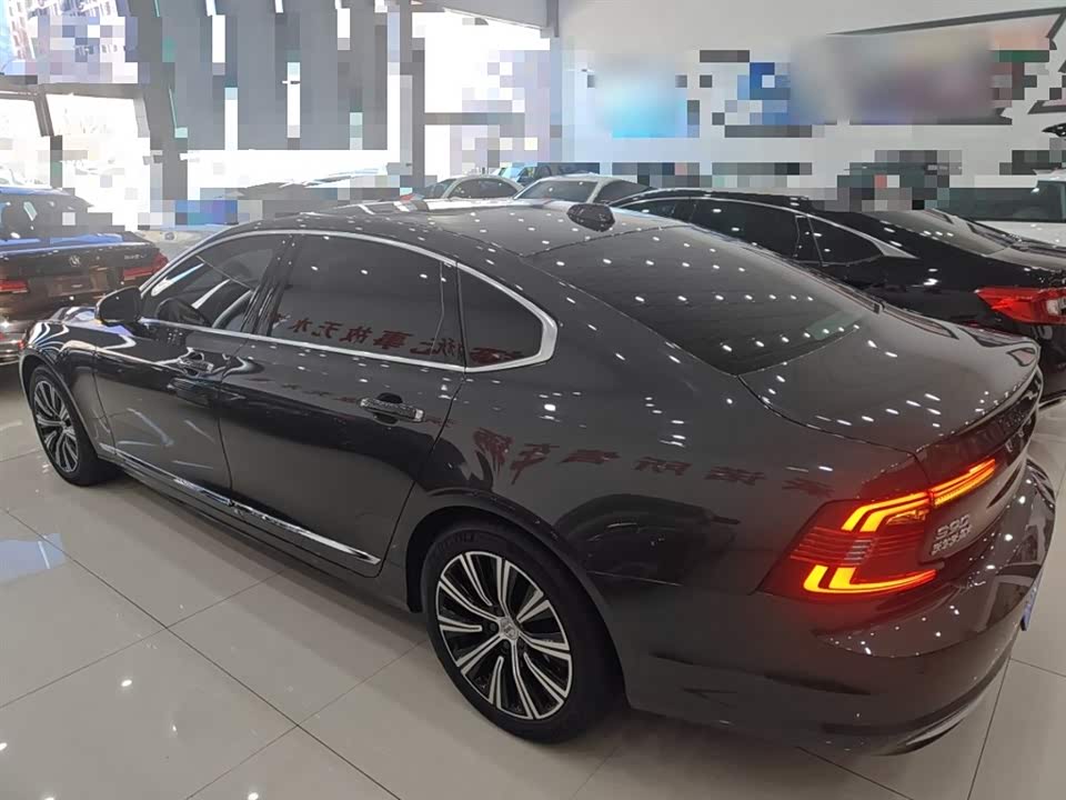 Volvo S90