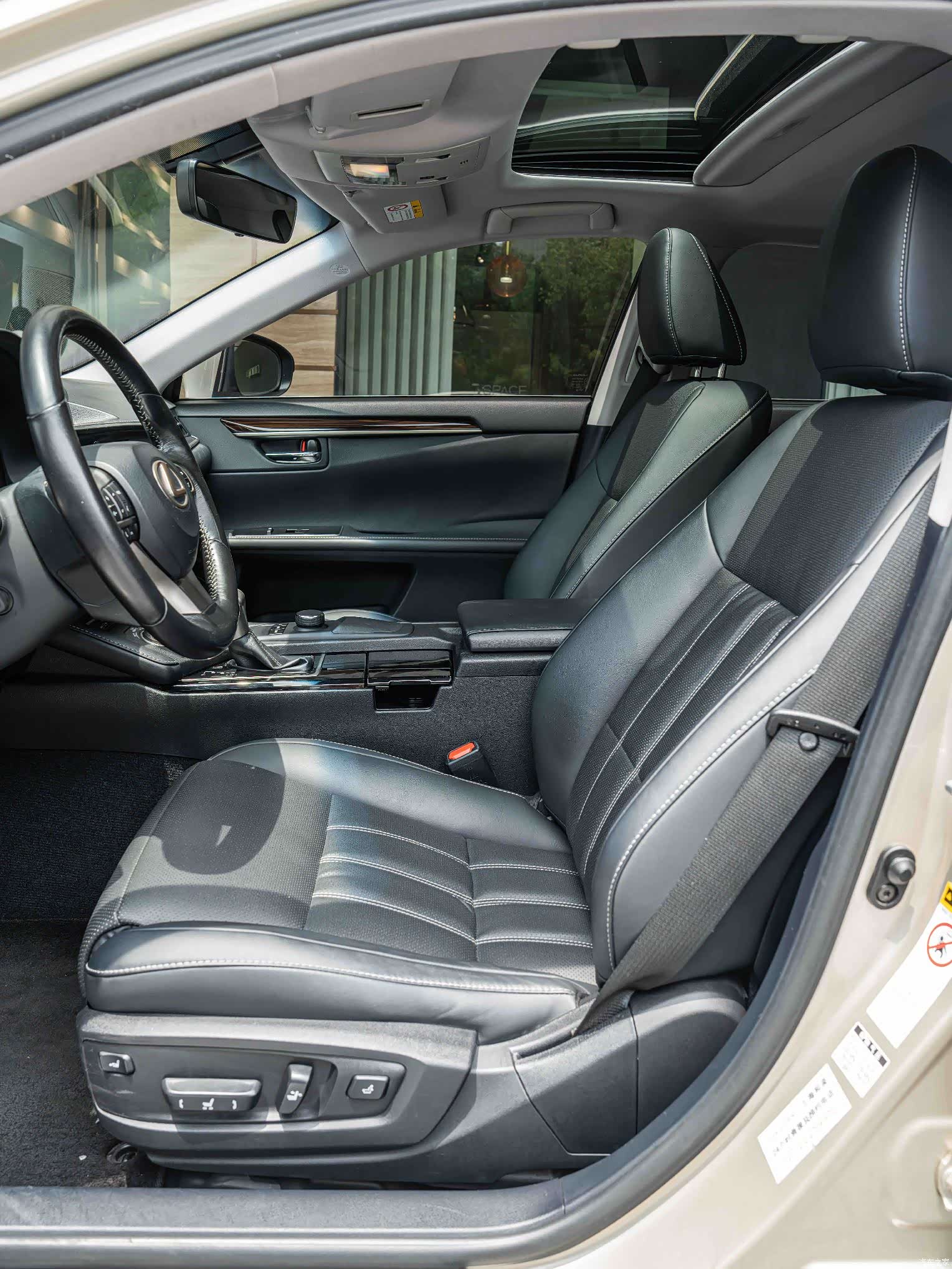 Lexus ES, 2016 9