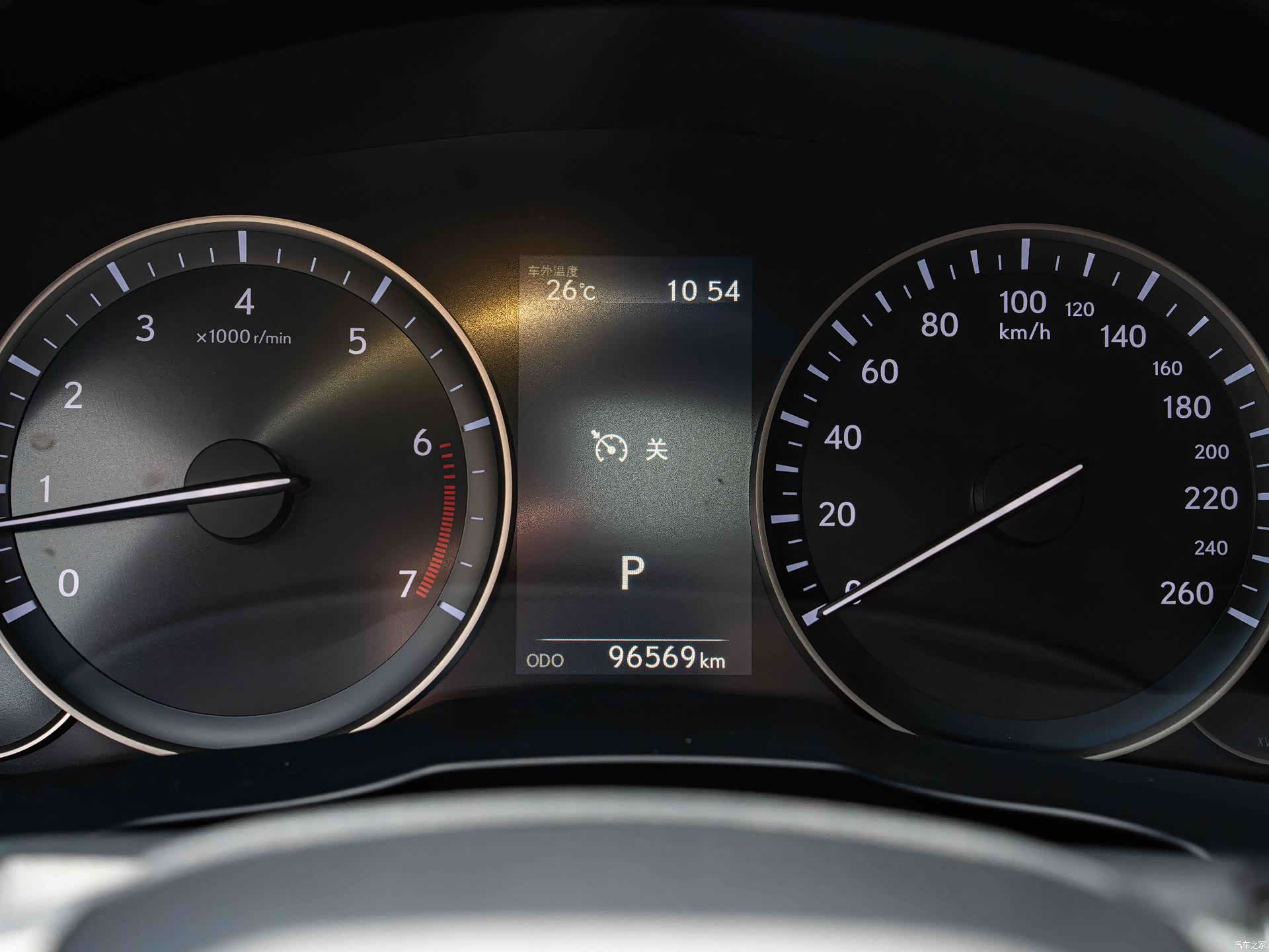 Lexus ES, 2016 12