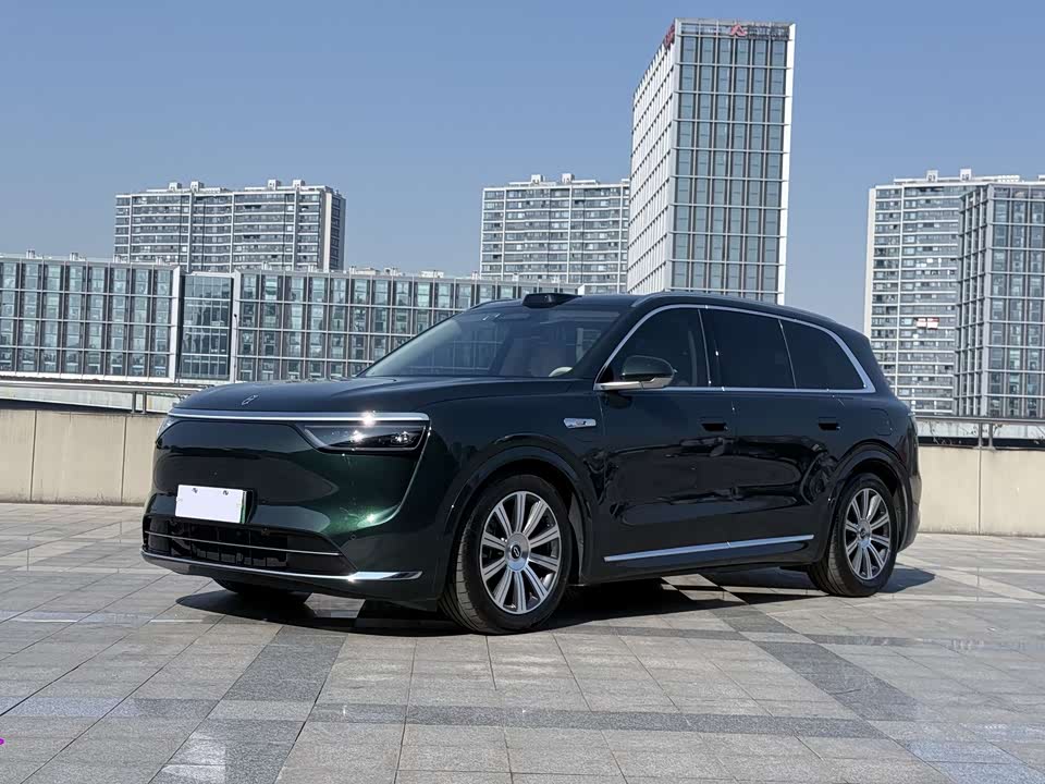 AITO Ask the world M8