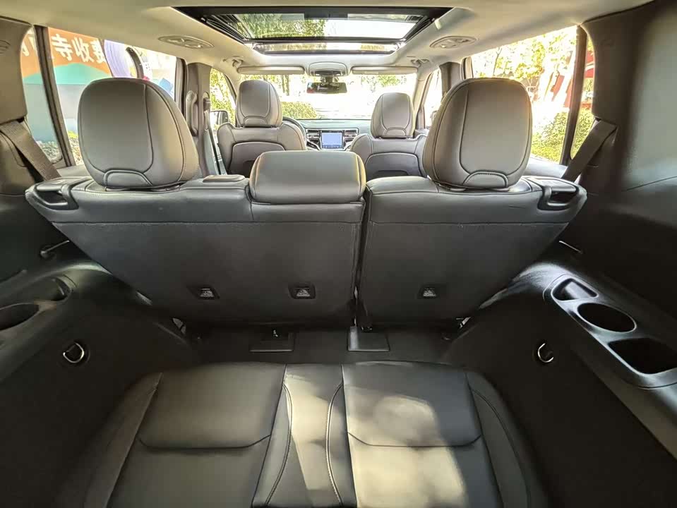 Jeep Grand Commander