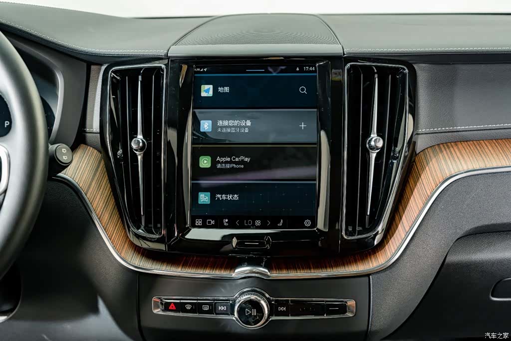 Volvo XC60, 2025 13