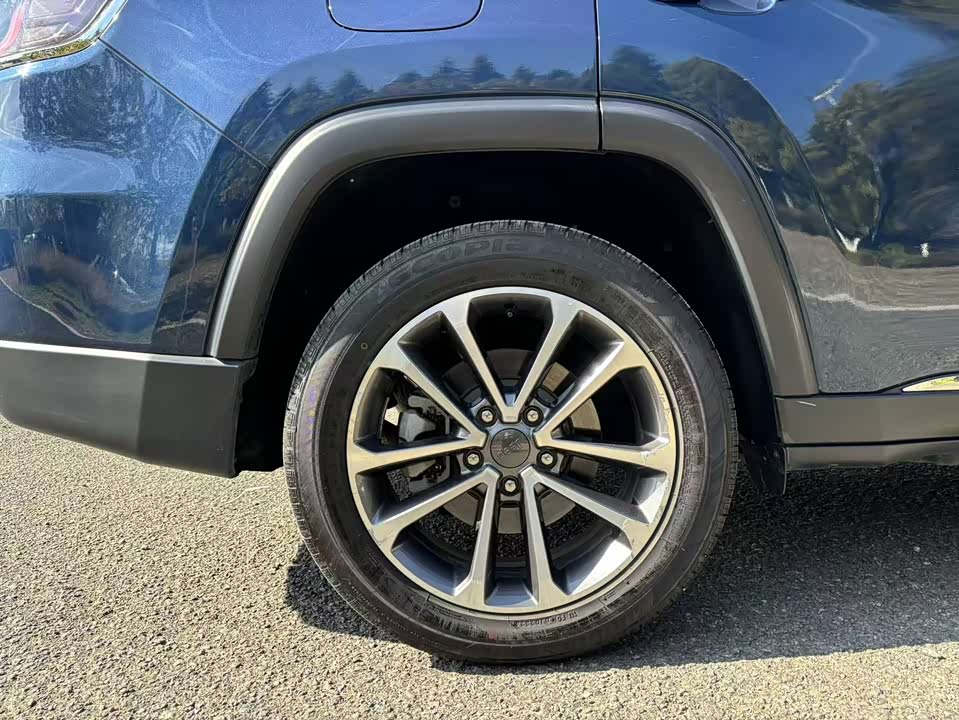 Jeep Grand Commander