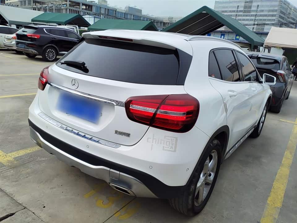 Mercedes-Benz GLA
