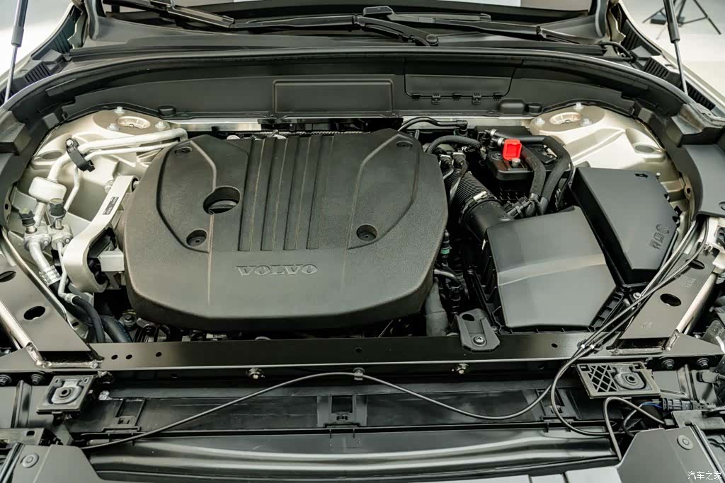 Volvo XC60, 2025 24