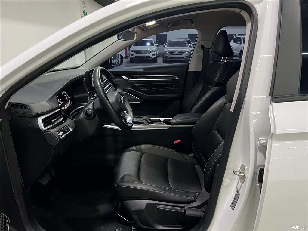 Geely Emgrand, 2022 8