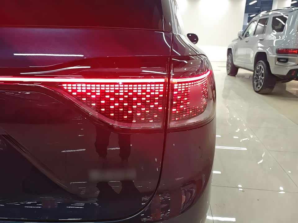 AITO Ask the world M9