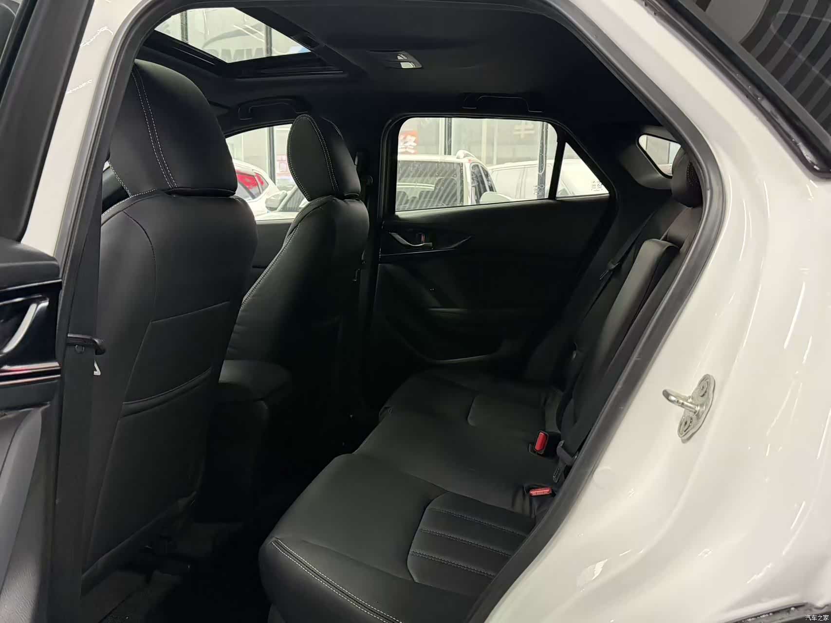 Mazda CX-4, 2023 7