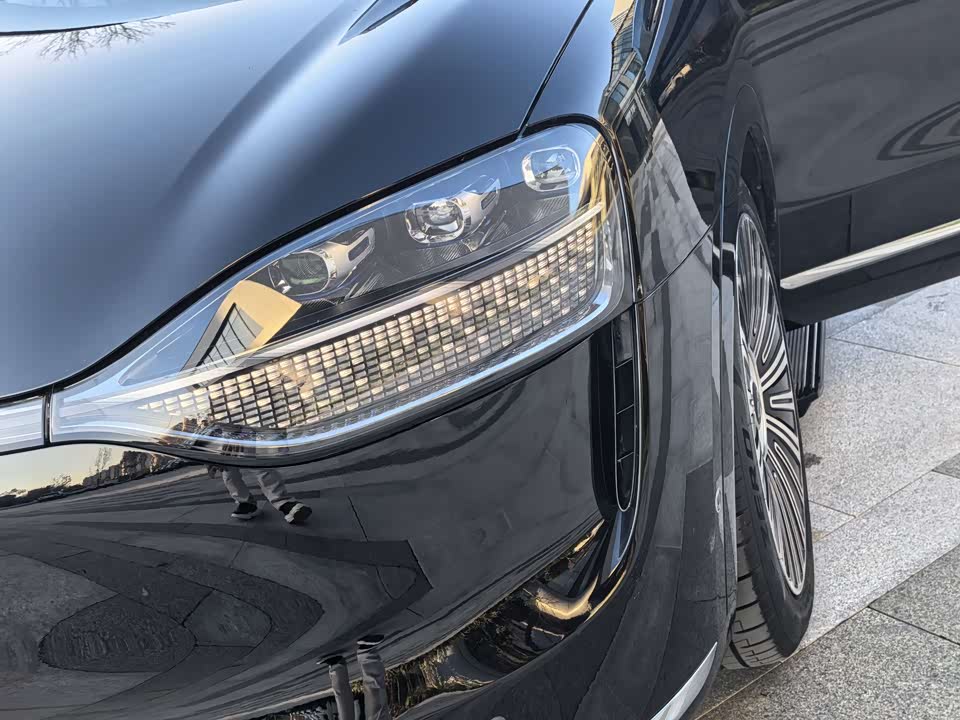 AITO Ask the world M9