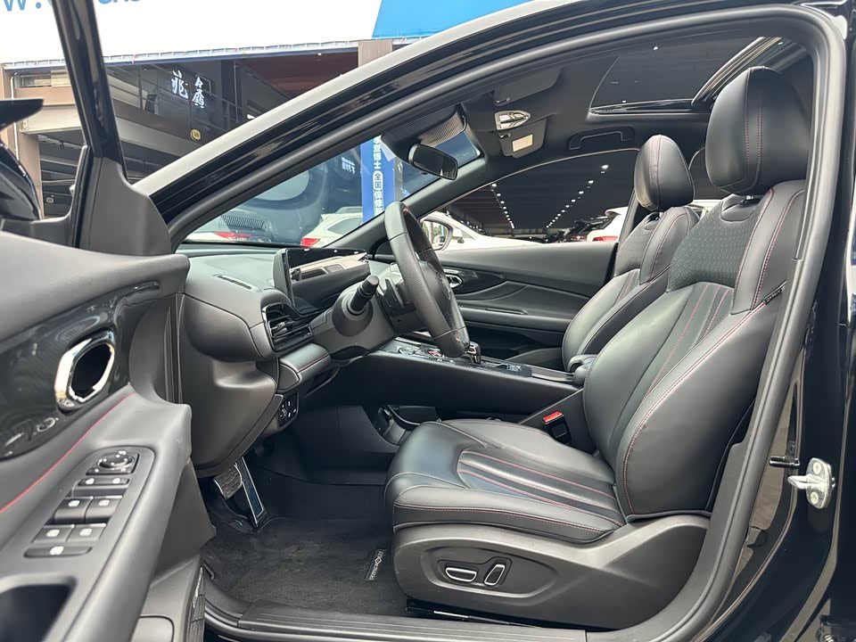 Trumpchi Shadow Leopard