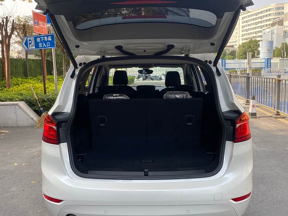 BMW 2 series multifunctional station wagon