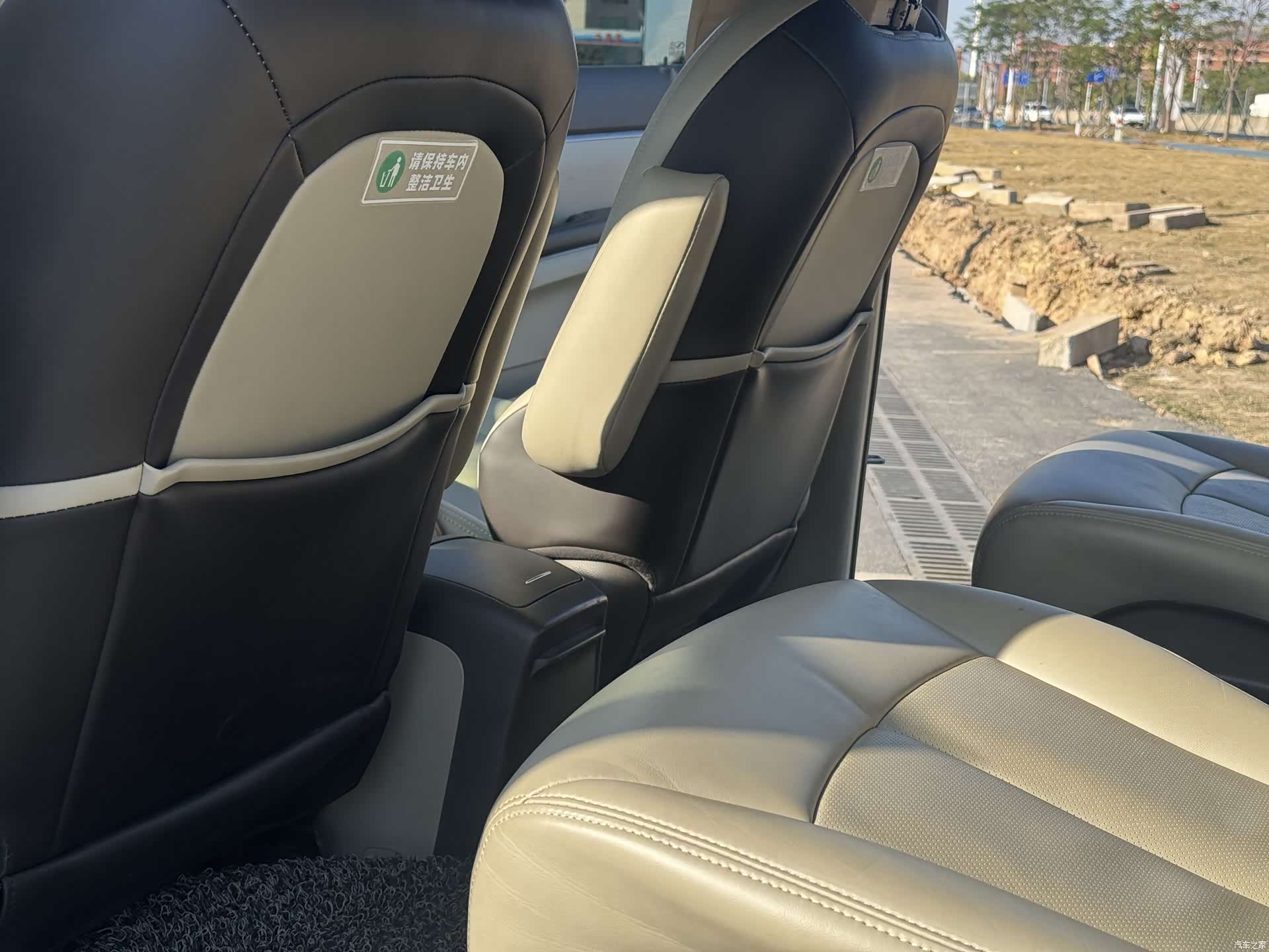 Buick GL8, 2011 16