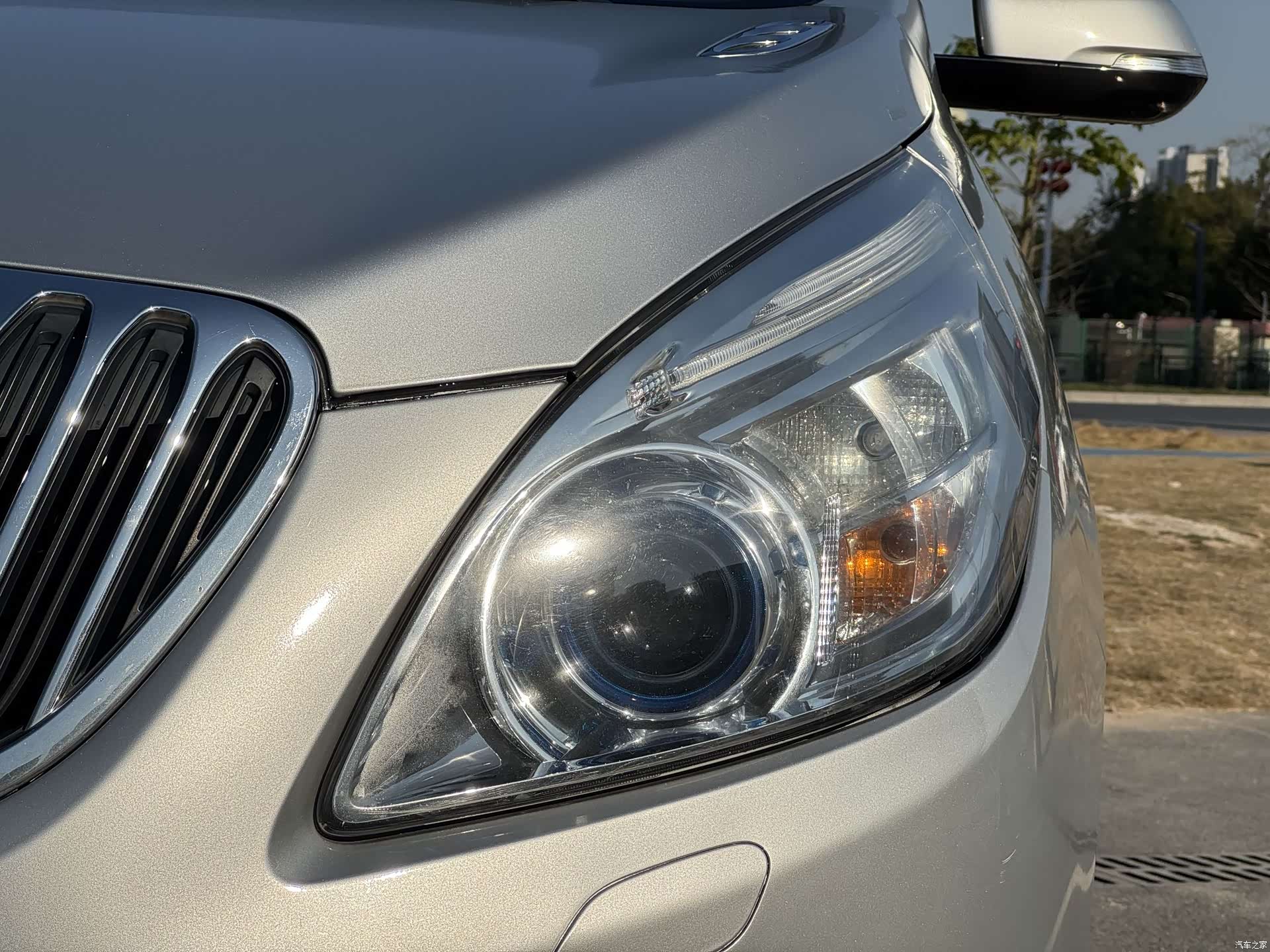 Buick GL8, 2011 9