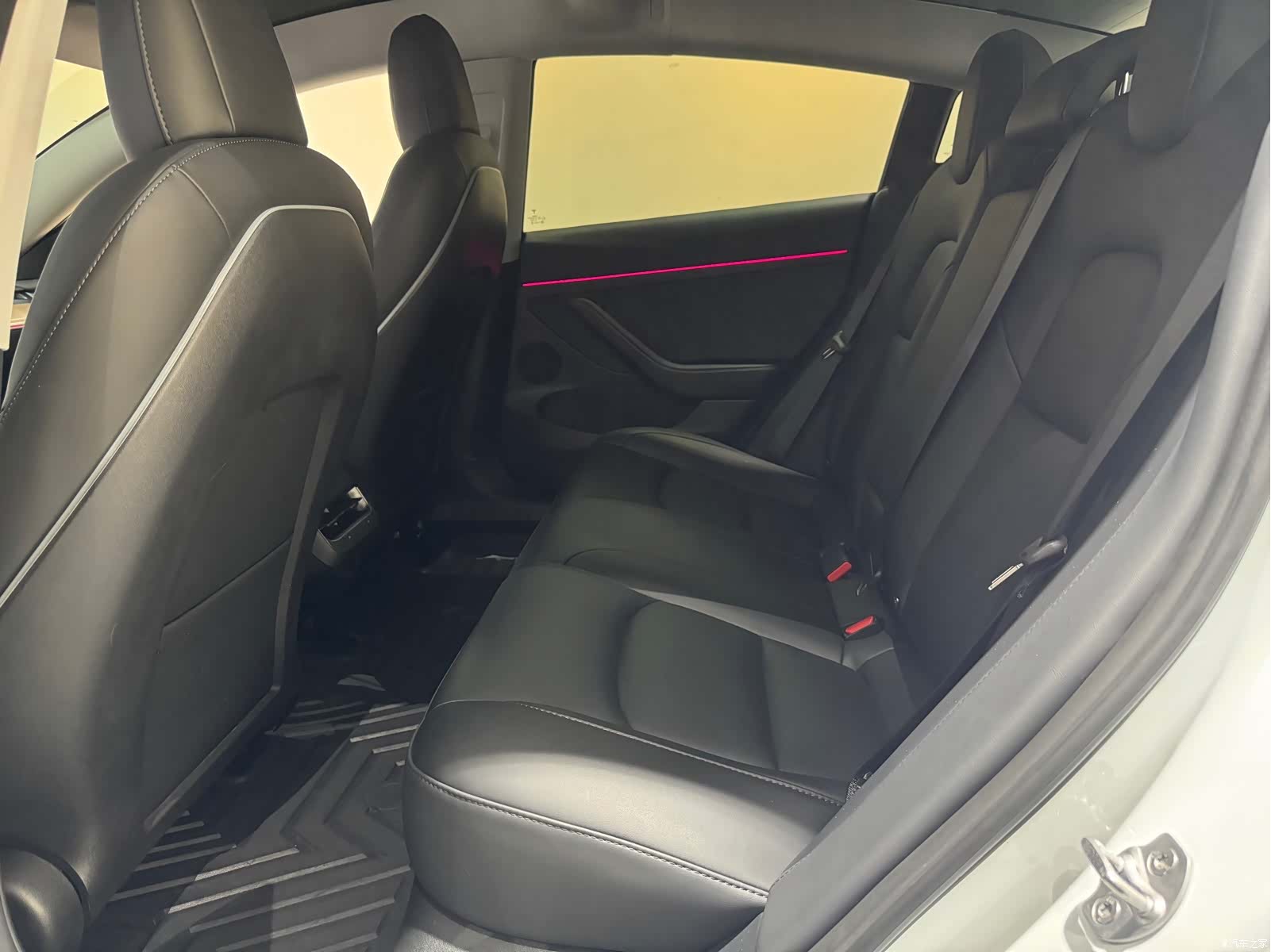 Tesla Model 3, 2022 8