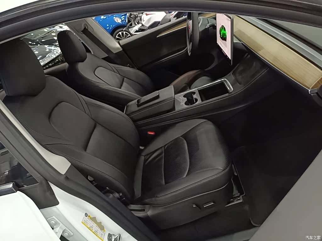 Tesla Model Y, 2023 25
