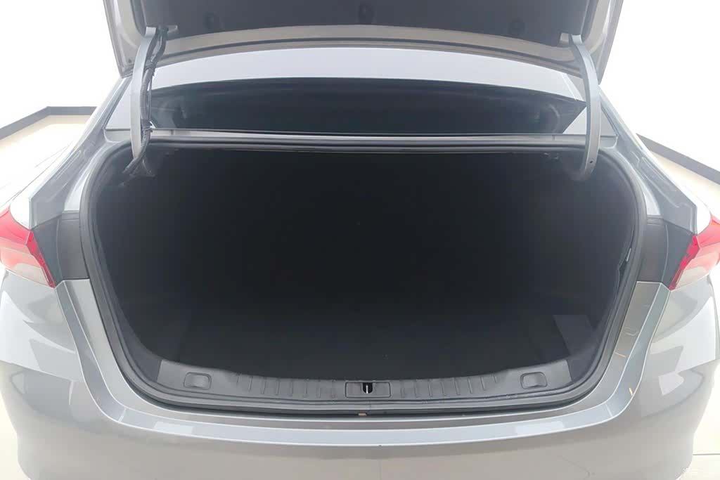 Buick Verano, 2022 4