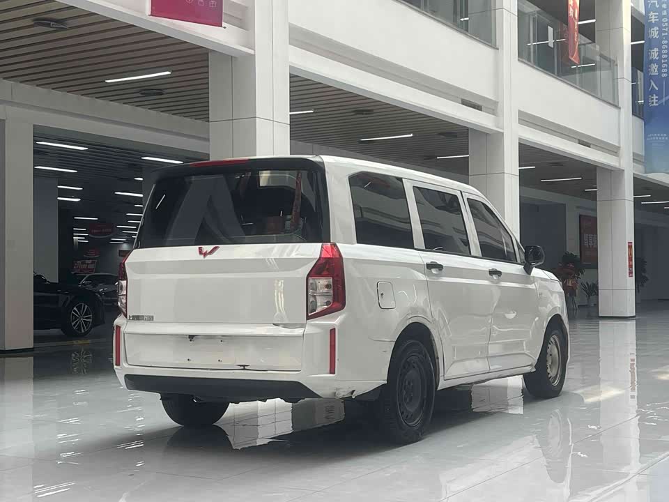 Wuling Wuling Hongguang PLUS