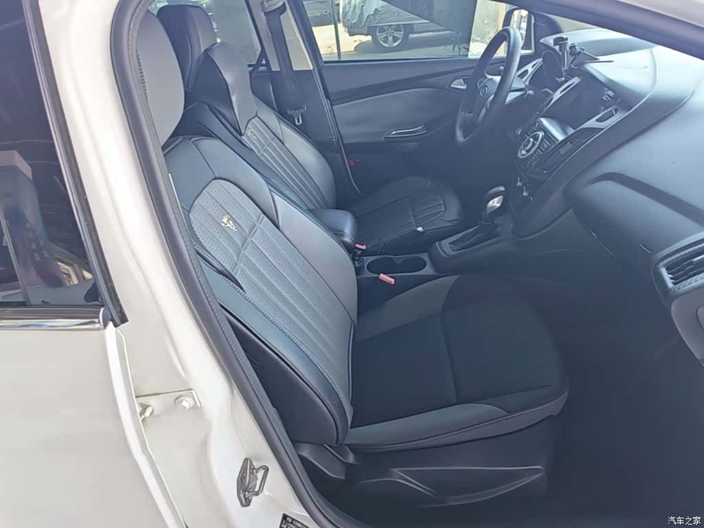 Ford Focus, 2014 25
