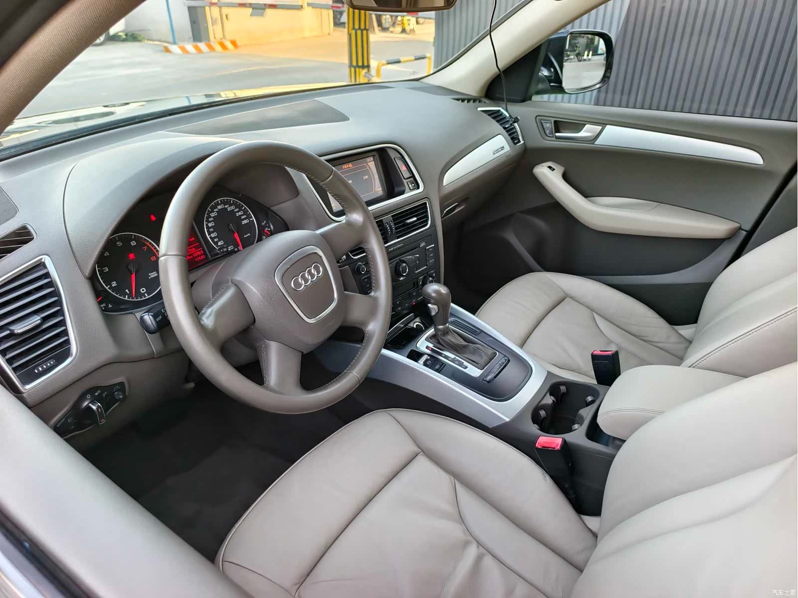 Audi Q5, 2010 10