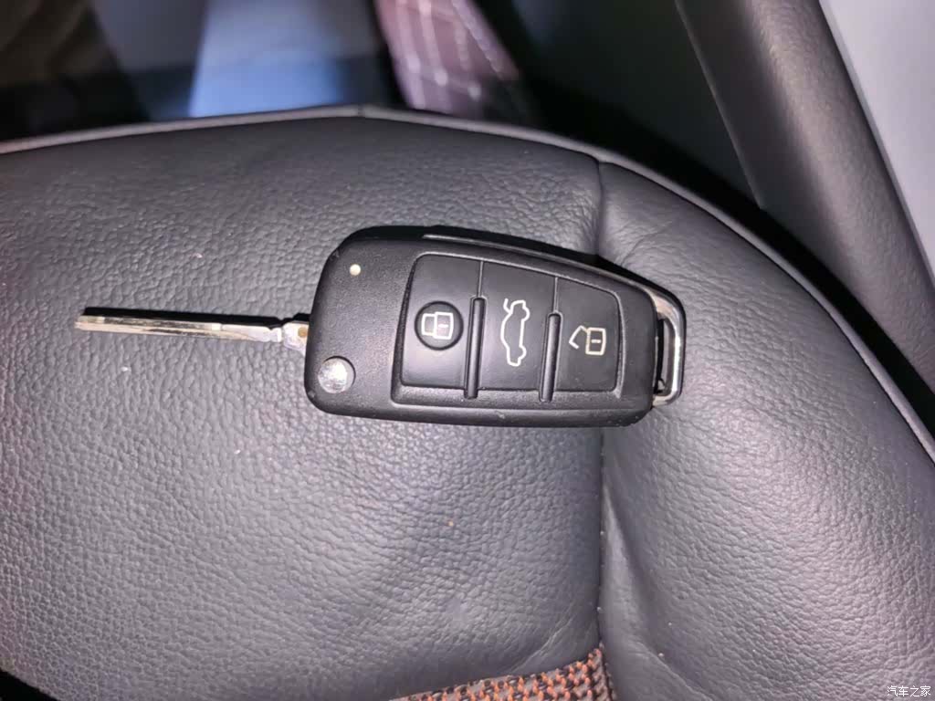 Audi Q3, 2019 9