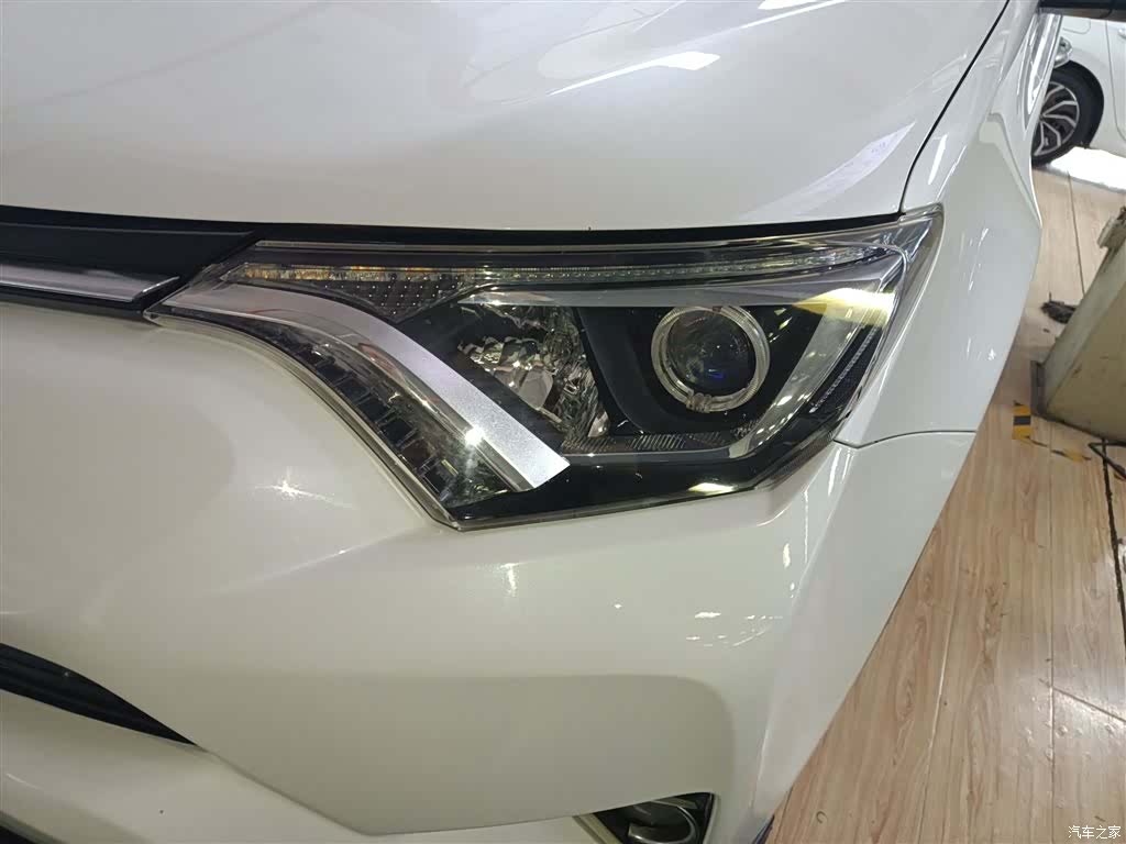 Toyota RAV4, 2017 15