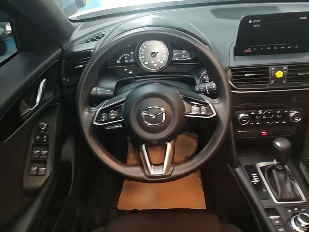 Mazda CX-4, 2020 11