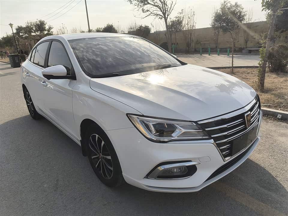 Roewe i5
