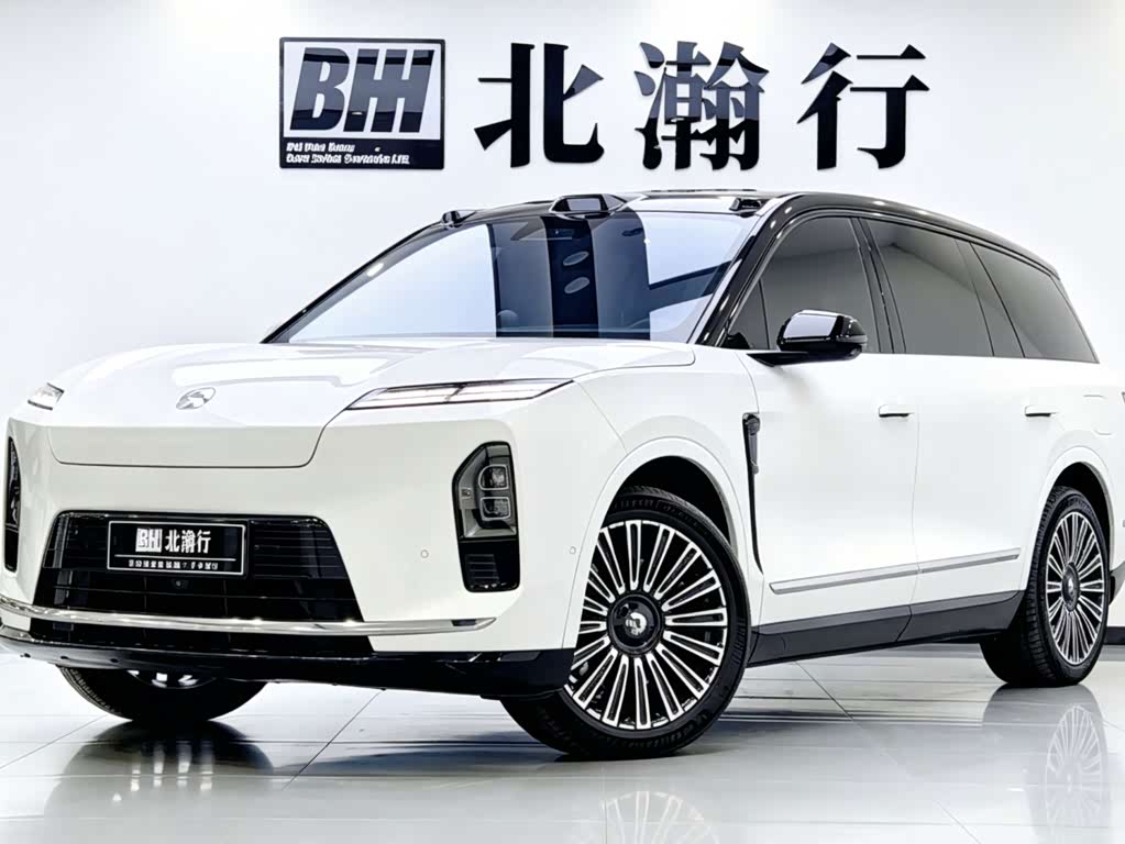 NIO ES8