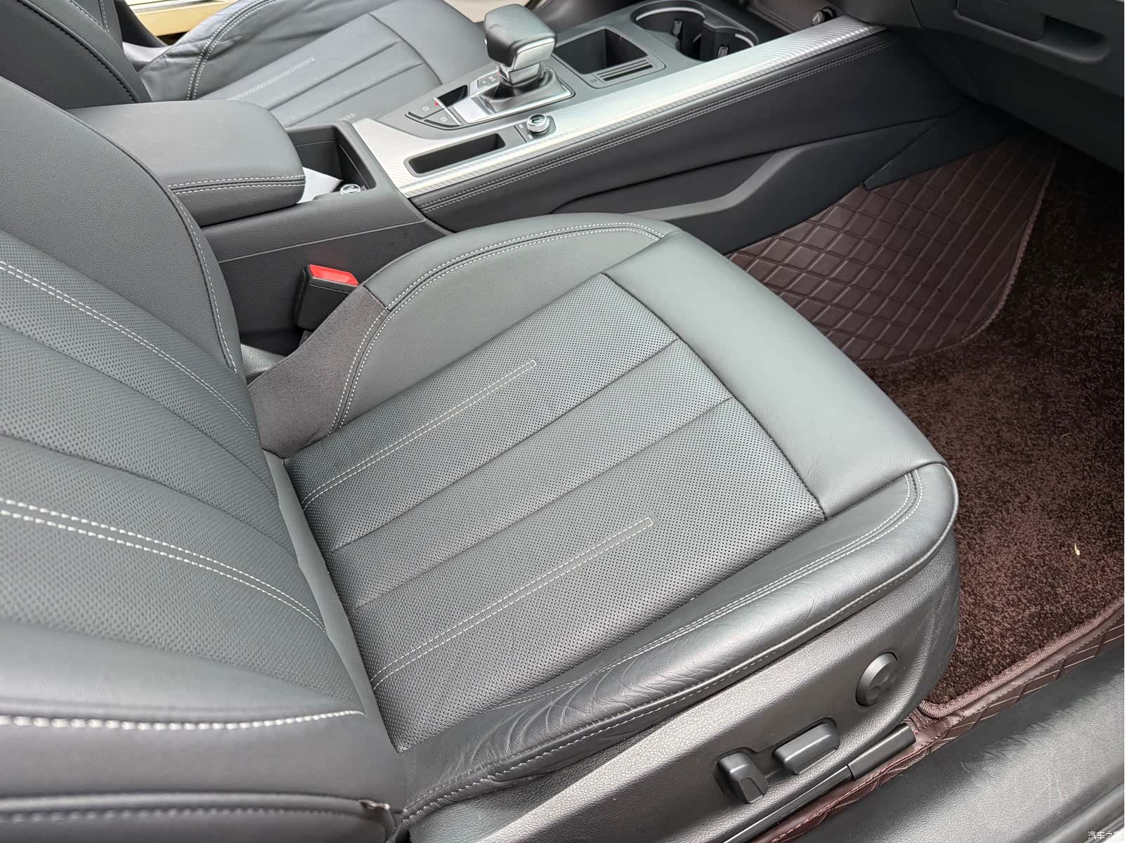 Audi A4L, 2020 13