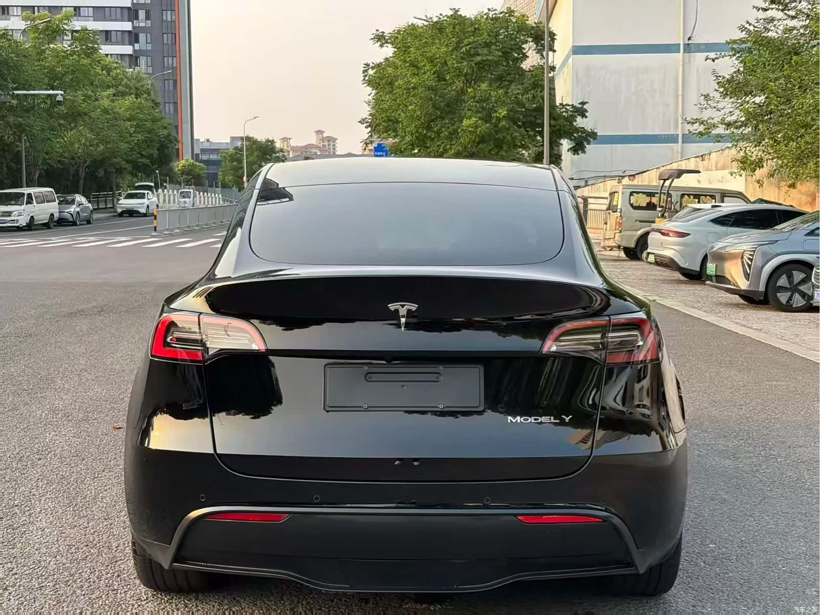Tesla Model Y, 2023 8