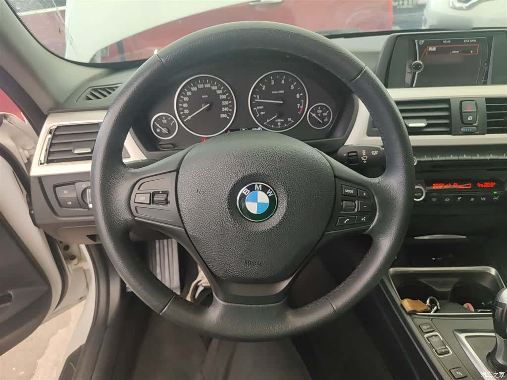 BMW 3 Series, 2015 11