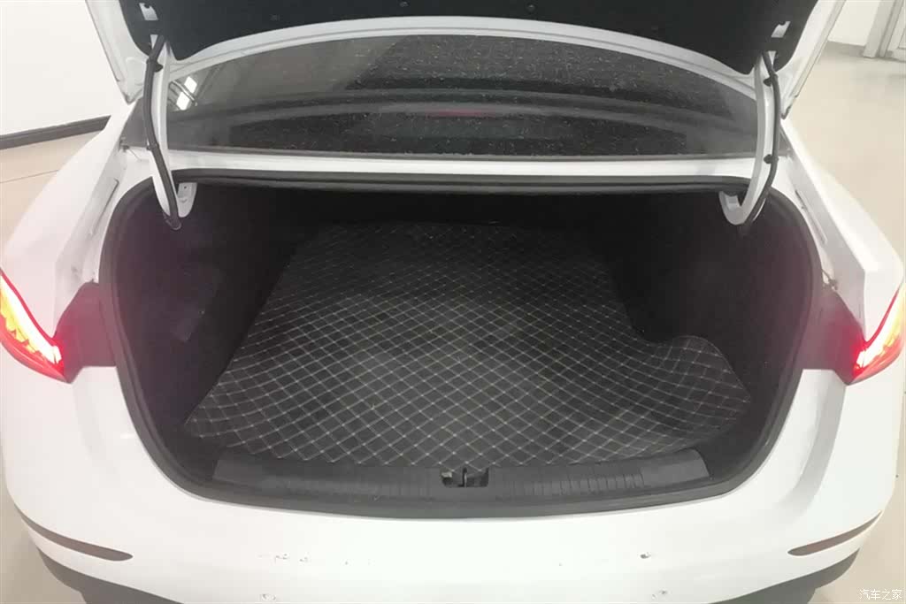 Roewe D7, 2025 4