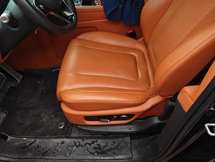 AITO Ask the world M9