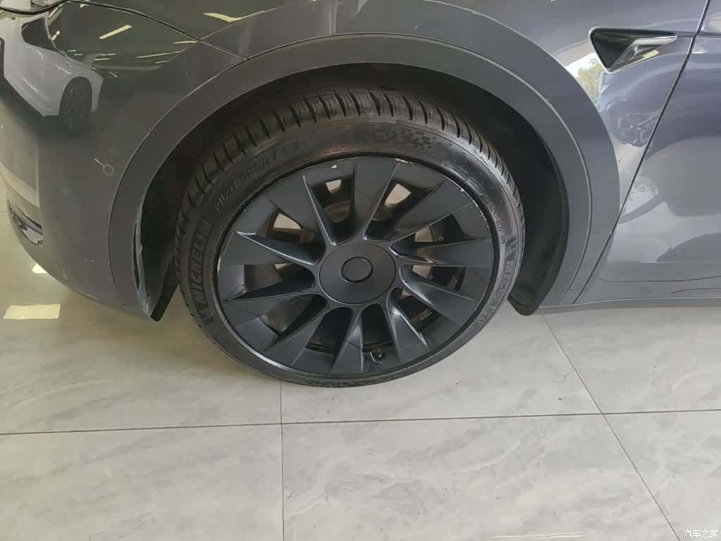 Tesla Model Y, 2022 23