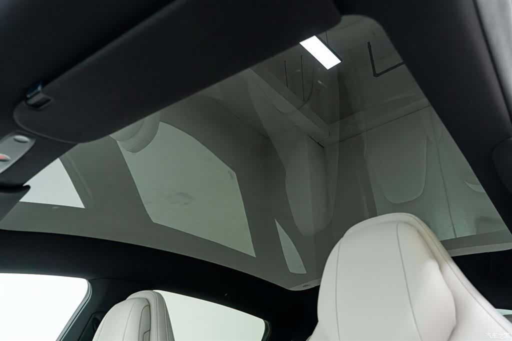 Tesla Model Y, 2025 24