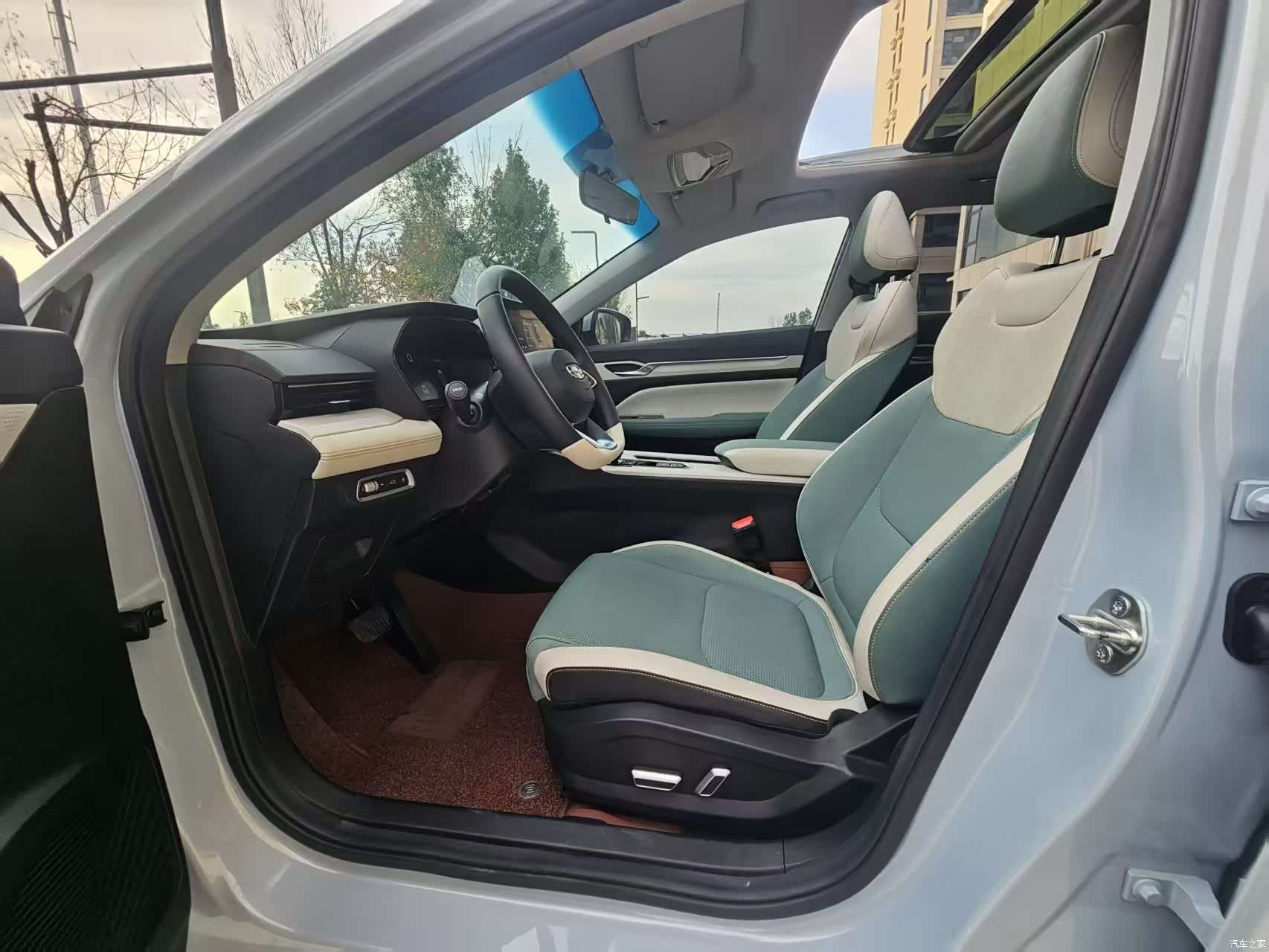 Geely Emgrand, 2022 6