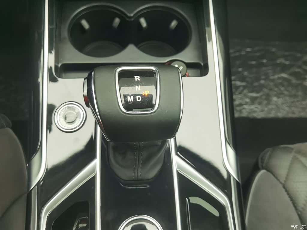 Hongqi HS5, 2022 13
